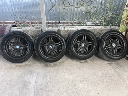 Одноразмерные диски на бмв 68 стиль за 150 000 тг. в Алматы