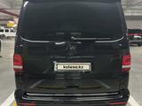 Volkswagen Multivan 2012 года за 15 500 000 тг. в Алматы – фото 2