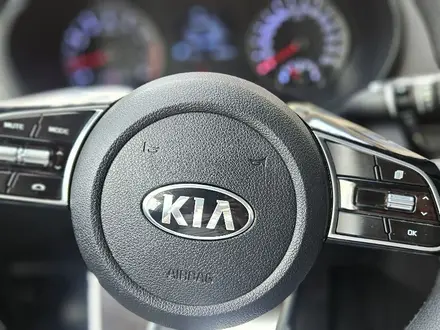 Kia K5 2022 года за 9 850 000 тг. в Алматы – фото 18