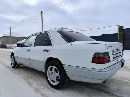 Mercedes-Benz E 200 1994 года за 2 000 000 тг. в Жезказган – фото 11