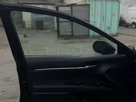 Toyota Camry 2020 года за 13 000 000 тг. в Костанай – фото 11