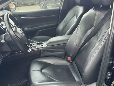 Toyota Camry 2020 года за 13 000 000 тг. в Костанай – фото 8