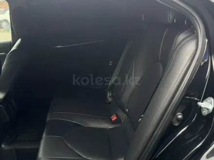 Toyota Camry 2020 года за 13 000 000 тг. в Костанай – фото 9