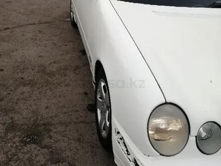 Mercedes-Benz E 240 2000 года за 3 900 000 тг. в Караганда – фото 4