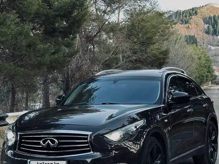 Infiniti QX70 2015 года за 15 500 000 тг. в Астана