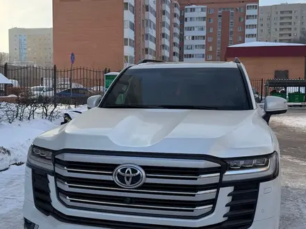 Toyota Land Cruiser 2023 года за 59 500 000 тг. в Астана