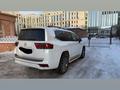 Toyota Land Cruiser 2023 года за 59 500 000 тг. в Астана – фото 5