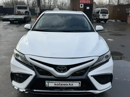 Toyota Camry 2020 года за 13 500 000 тг. в Алматы – фото 4