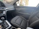 Hyundai Elantra 2017 годаүшін4 600 000 тг. в Актау – фото 2