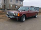 Mercedes-Benz E 200 1982 года за 3 250 000 тг. в Астана – фото 2