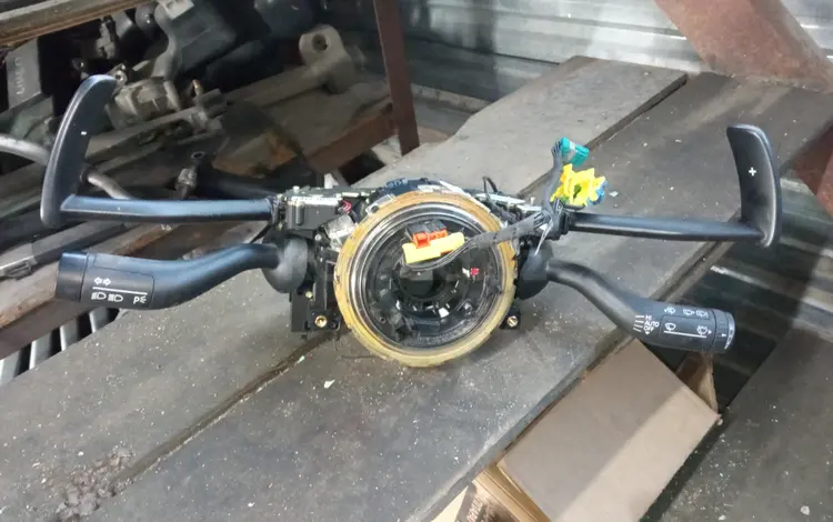 Вертолет сигнальная лента туарег 3,2 за 40 000 тг. в Алматы