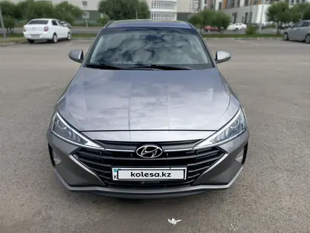 Hyundai Elantra 2019 года за 8 400 000 тг. в Астана