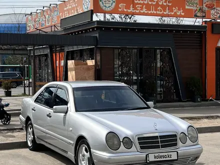 Mercedes-Benz E 320 1997 года за 3 000 000 тг. в Алматы – фото 5