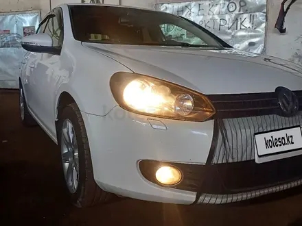 Volkswagen Golf 2011 года за 4 500 000 тг. в Астана – фото 2