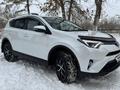 Toyota RAV4 2018 года за 13 500 000 тг. в Актобе – фото 3