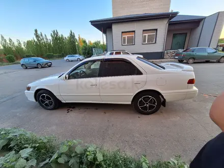 Toyota Camry 2000 года за 3 300 000 тг. в Астана – фото 10