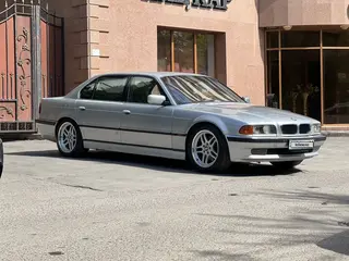 BMW 750