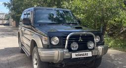 Mitsubishi Pajero 1996 годаfor3 750 000 тг. в Усть-Каменогорск – фото 2