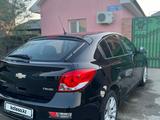 Chevrolet Cruze 2015 года за 5 300 000 тг. в Атырау – фото 5