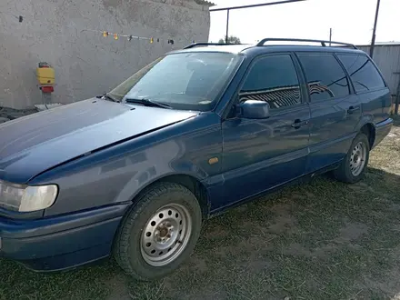 Volkswagen Passat 1994 года за 1 700 000 тг. в Уральск – фото 2