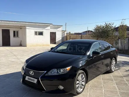 Lexus ES 300h 2013 года за 8 000 000 тг. в Жанаозен