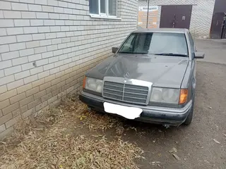 Mercedes-Benz E 230