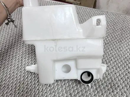 Бочок омывателя Toyota Sienna (2010-2017) за 18 000 тг. в Астана – фото 7