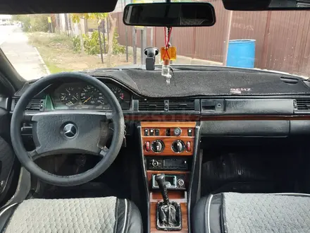 Mercedes-Benz E 230 1992 года за 1 200 000 тг. в Шымкент – фото 3