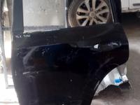 Дверь задняя левая, тойота 200 после 2016 г ориг бу есть небольшой дефект в Актобе