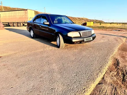 Mercedes-Benz C 280 1995 года за 2 000 000 тг. в Экибастуз – фото 2