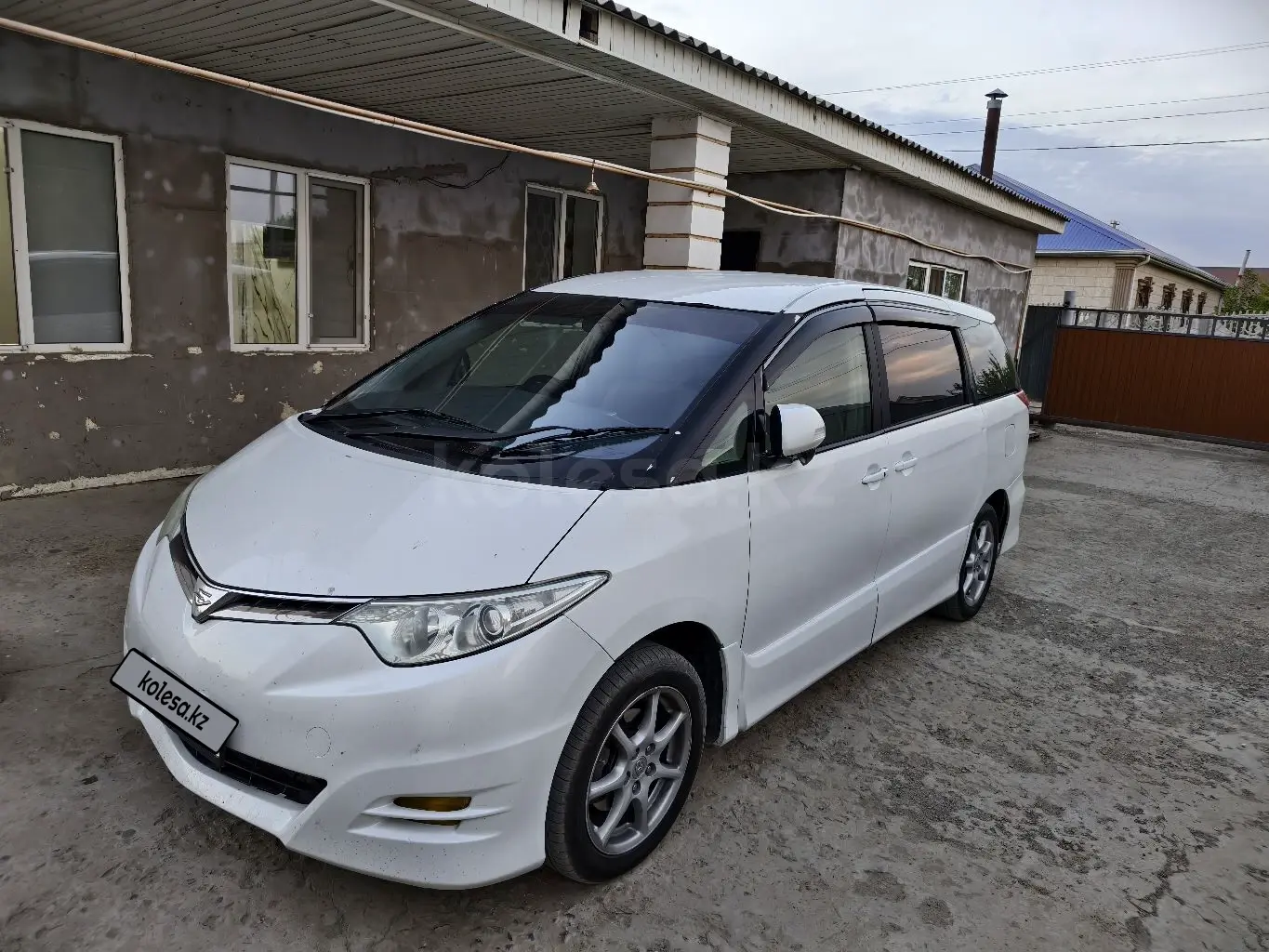 Toyota Estima, 2008