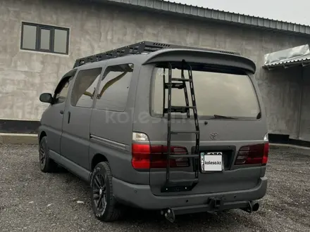 Toyota Grand Hiace 2002 года за 10 499 000 тг. в Алматы – фото 4