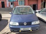 Volkswagen Sharan 1998 года за 1 700 000 тг. в Астана – фото 4