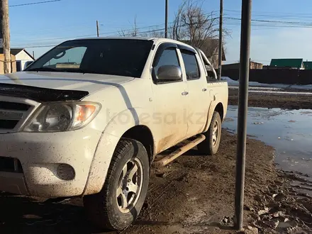 Toyota Hilux 2006 года за 6 500 000 тг. в Уральск – фото 3