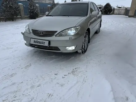 Toyota Camry 2005 года за 7 900 000 тг. в Жанаозен – фото 2