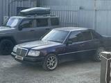 Mercedes-Benz E 320 1993 года за 1 300 000 тг. в Алматы – фото 3