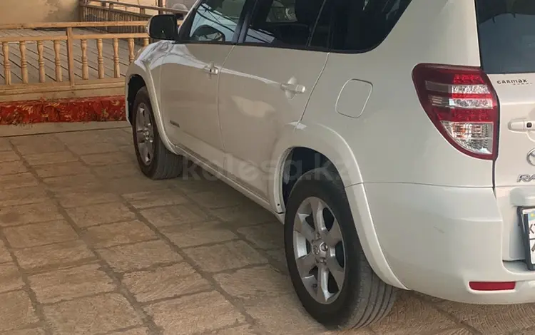 Toyota RAV4 2012 года за 8 500 000 тг. в Жанаозен