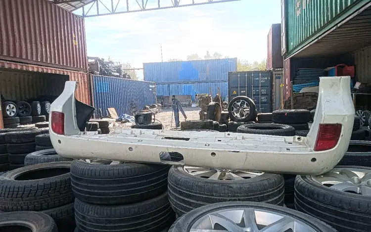 Бампер задний на ланд крузер 200 оригинал за 40 000 тг. в Алматы