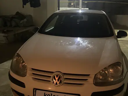 Volkswagen Gol 2007 года за 2 700 000 тг. в Актау – фото 2