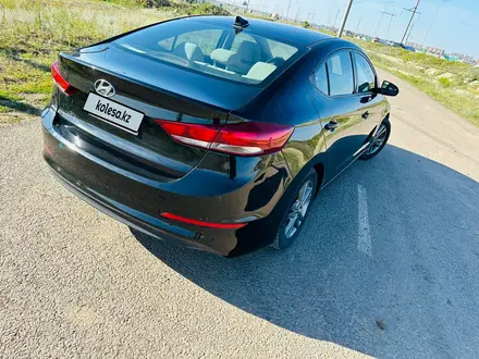 Hyundai Elantra 2016 года за 5 000 000 тг. в Уральск