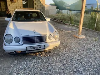 Mercedes-Benz E 280