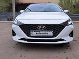 Hyundai Accent 2021 года за 8 400 000 тг. в Караганда