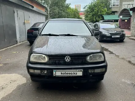 Volkswagen Golf 1995 года за 1 800 000 тг. в Астана