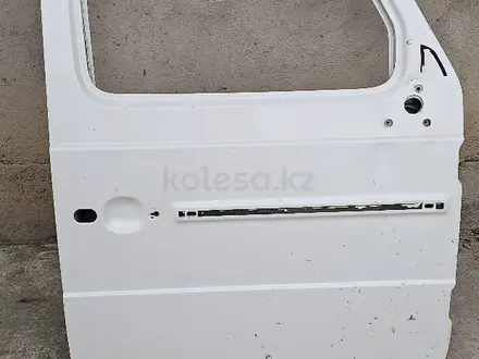Дверь правая передний за 2 000 тг. в Шымкент