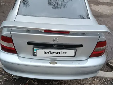 Opel Vectra 1995 года за 1 400 000 тг. в Караганда – фото 2