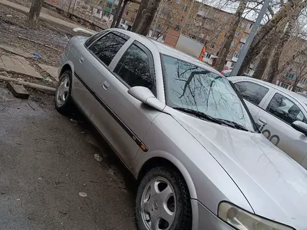 Opel Vectra 1995 года за 1 400 000 тг. в Караганда – фото 4