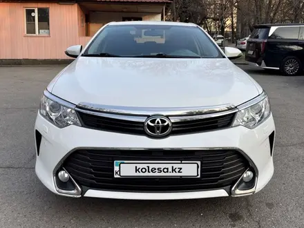 Toyota Camry 2015 года за 10 100 000 тг. в Алматы – фото 3