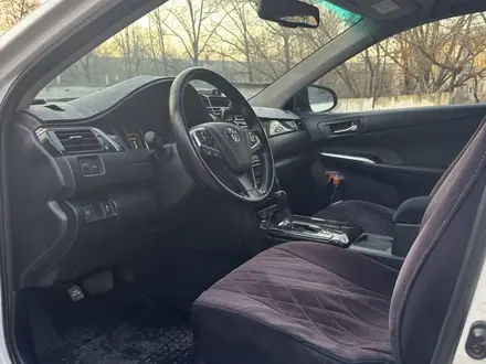 Toyota Camry 2015 года за 10 100 000 тг. в Алматы – фото 7