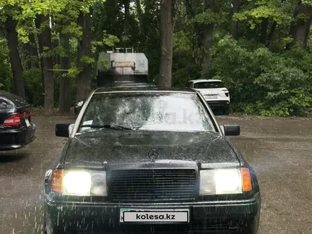 Mercedes-Benz E 320 1995 года за 2 000 000 тг. в Алматы – фото 4