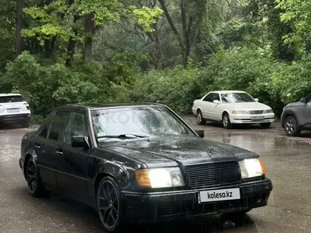 Mercedes-Benz E 320 1995 года за 2 000 000 тг. в Алматы – фото 3